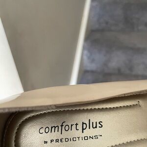 Comfort Plus by Predictions Tan Loafers Slip-Ons